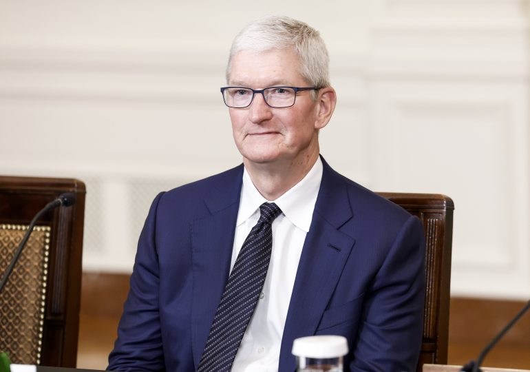 Apple shares slip on report U.S. government preparing antitrust lawsuit